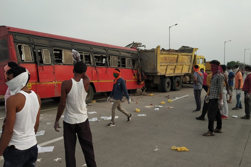 घरी जाण्याचं स्वप्न अपूर्णच राहिलं, एसटी आणि ट्रकच्या भीषण धडकेत 3 जागीच ठार 22 जखमी