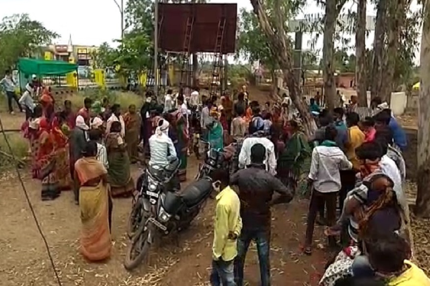 'आमच्या माणसांना मारलं, आता त्यांच्याही कुटुंबाला मारणार', हत्याकांडानंतर बीडमधील वातावरण तापलं