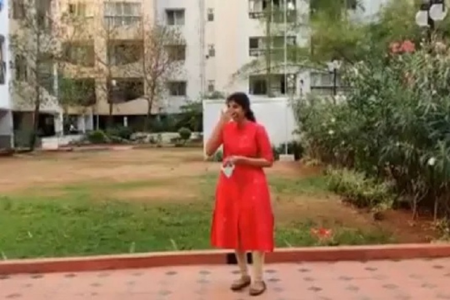 VIDEO : दुःखाचे नव्हे,  हे अश्रू आनंदाचे; कोविड योद्ध्या महिलेच्या अनोख्या कौतुकाचा व्हिडीओ व्हायरल