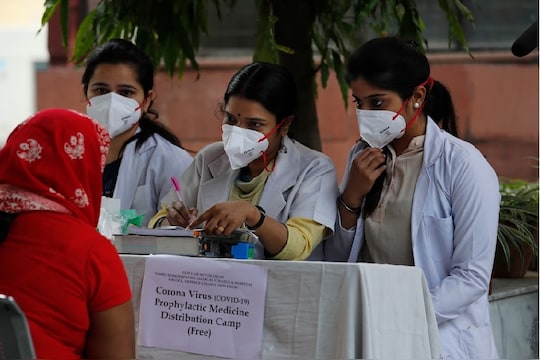 भारतात कोरोना रुग्णांच्या संख्येनं वाढवली चिंता, WHO ने 7 राज्यांना दिला महत्त्वाचा सल्ला