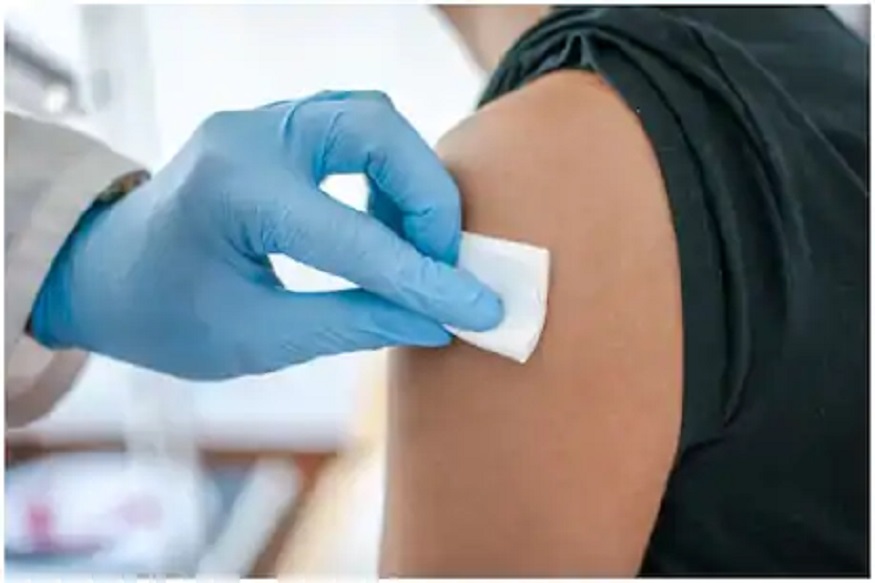 कोरोनावर अजुन औषध निघालेलं नाही, त्यामुळे हर्ड इम्युनिटीमुळे फायदा होईल असं म्हटलं जात होतं.