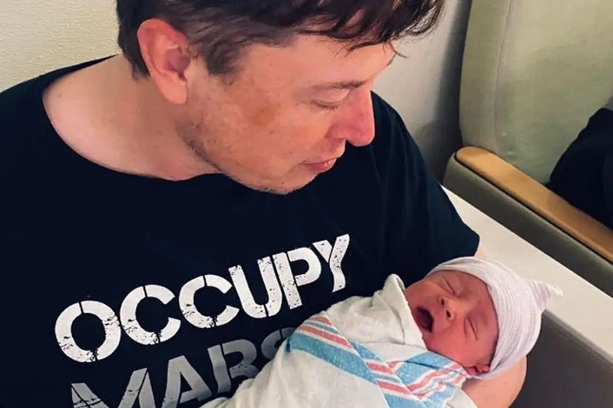 'X Æ A-12' असं नाव कोण ठेवतं? नेटकरी शोधत आहेत एलन मस्कच्या मुलाच्या नावाचा अर्थ