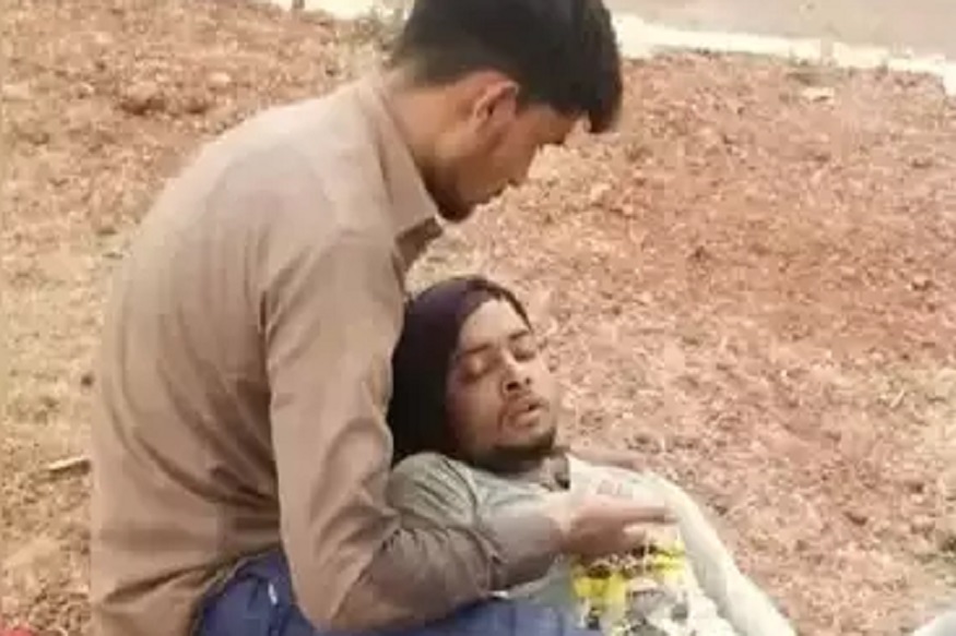 गावी जाताना तब्येत बिघडल्यानं सगळे सोडून गेले, मुस्लीम मित्रानं शेवटच्या श्वासापर्यंत दिली साथ