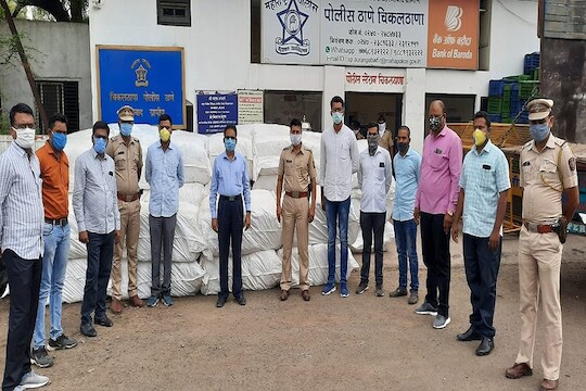 अत्यावश्यक सेवेचं नाव, गाडीत होता 1 कोटींचा गुटखा, पोलिसांच्या सापळ्यात असा अडकला