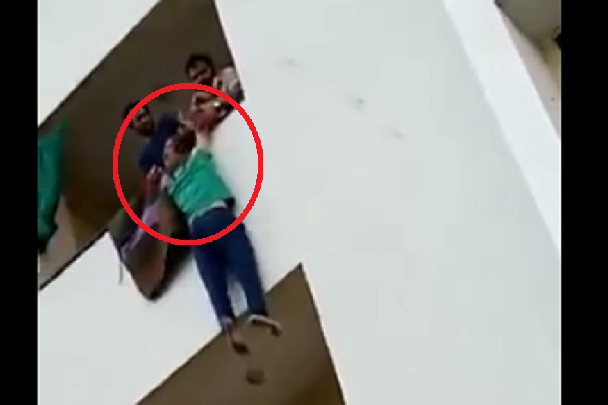 VIDEO : लॉकडाऊनमध्ये जेवणावरून पत्नीशी भाडणं, पतीनं थेट बिल्डिंगवरून मारली उडी आणि...