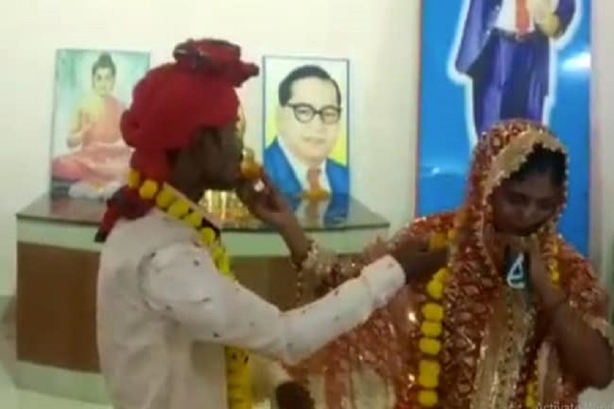 लॉकडाऊनमध्ये फुललं प्रेम; अन्नदान करताना भीक मागणाऱ्या मुलीच्या प्रेमात पडला आणि केला विवाह