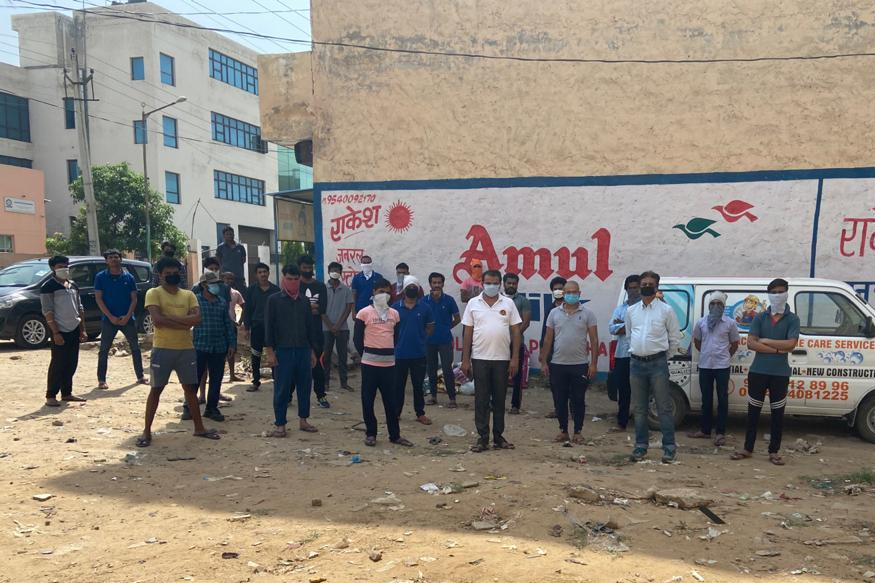 आपला माणूस ! शेकडो किमी दूर अडकलेल्या आपल्या लोकांची अंगावर शहारे आणणारी 'घरवापसी'