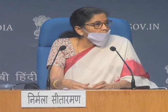 कोरोनाच्या पार्श्वभूमीवर अर्थमंत्र्यांचा जीएसटीबाबत मोठा निर्णय