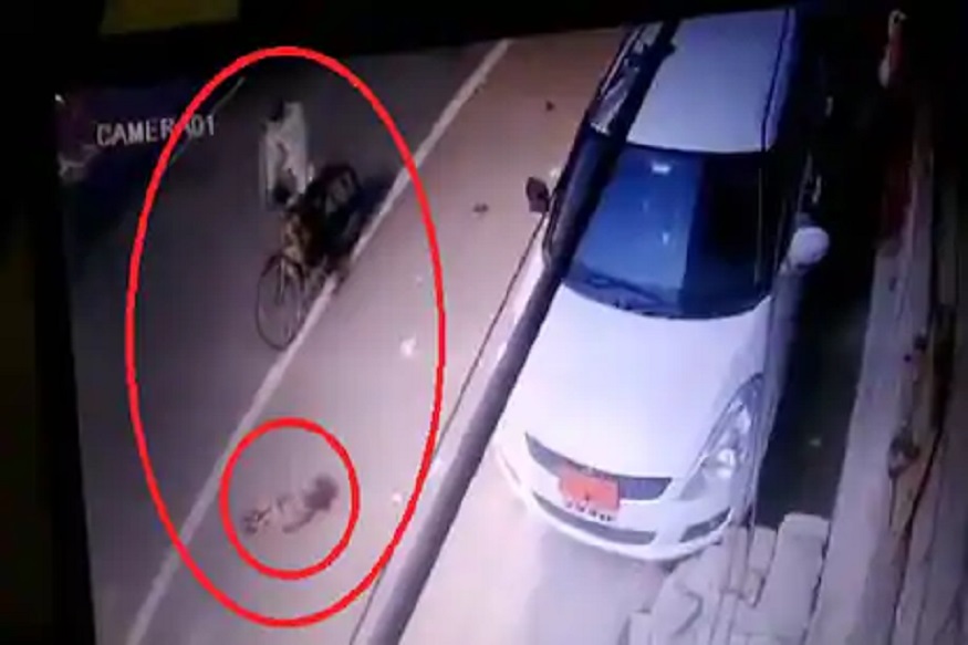 बाल्कनीतून दीड वर्षांचा चिमुकला कोसळला, अंगावर शहारे आणणारा धक्कादायक VIDEO