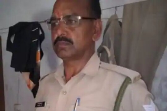 कर्तव्यावर असलेल्या कोरोना योद्ध्याला भरधाव ट्रकने चिरडलं; जागीच सोडले प्राण