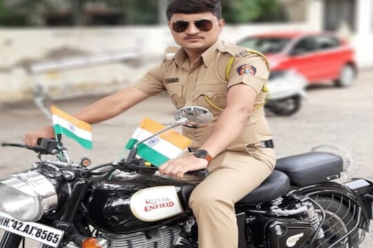 15 दिवसांची चिमुकली झाली पोरकी, तरुण वयातच पोलीस कॉन्स्टेबलने केली आत्महत्या