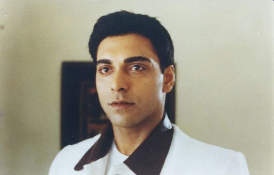 राम कपूरनं त्याच्या करिअरची सिरुवात 1997 मध्ये आलेल्या 'न्यास' या मालिकेतून केली होती. 2000 मध्ये त्यानं स्मृती इराणी यांच्यासोबत कविता या मालिकेत काम केलं आणि हा शो खूप लोकप्रिय सुद्धा ठरला. राम कपूरनं त्याच्या करिअरची सिरुवात 1997 मध्ये आलेल्या 'न्यास' या मालिकेतून केली होती. 2000 मध्ये त्यानं स्मृती इराणी यांच्यासोबत कविता या मालिकेत काम केलं आणि हा शो खूप लोकप्रिय सुद्धा ठरला.