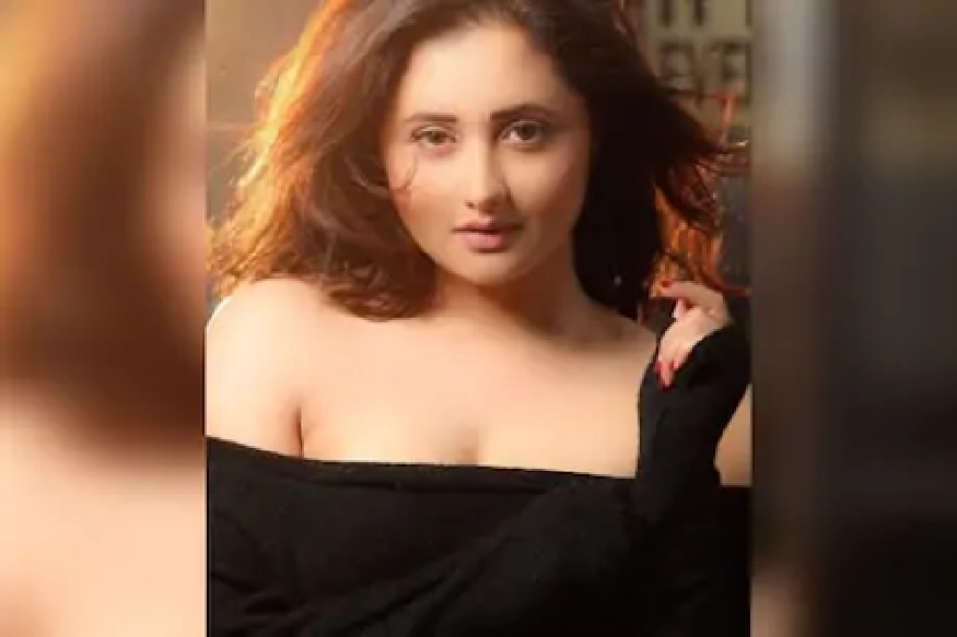 'बिग बॉस'नंतर बदलला रश्मि देसाईचा अंदाज, लॉकडाऊनमध्ये केलं BOLD फोटोशूट