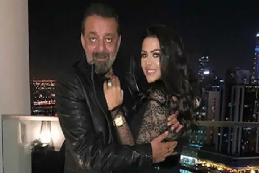 संजय दत्तची लेक त्रिशालानं शाहरुखसोबत केलं होतं फोटोशूट, आता समोर आले Photo