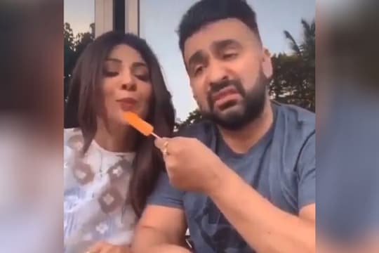 नवऱ्यानं आइस्क्रीम खाऊ दिलं नाही म्हणून त्यावर थुंकली शिल्पा शेट्टी, पाहा VIDEO