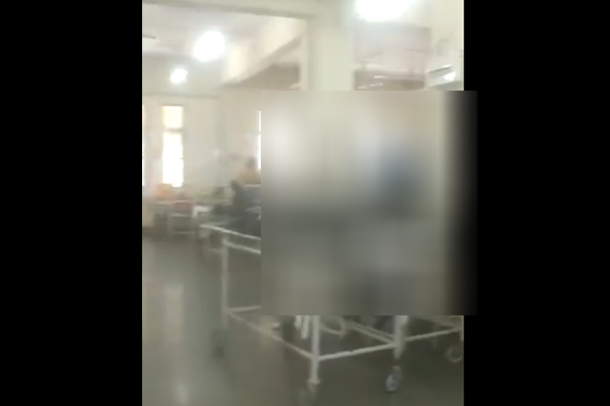 नितेश राणेंनी समोर आणला सायन हॉस्पिटलमधील धक्कादायक VIDEO, वार्डात मृतदेहच मृतदेह!