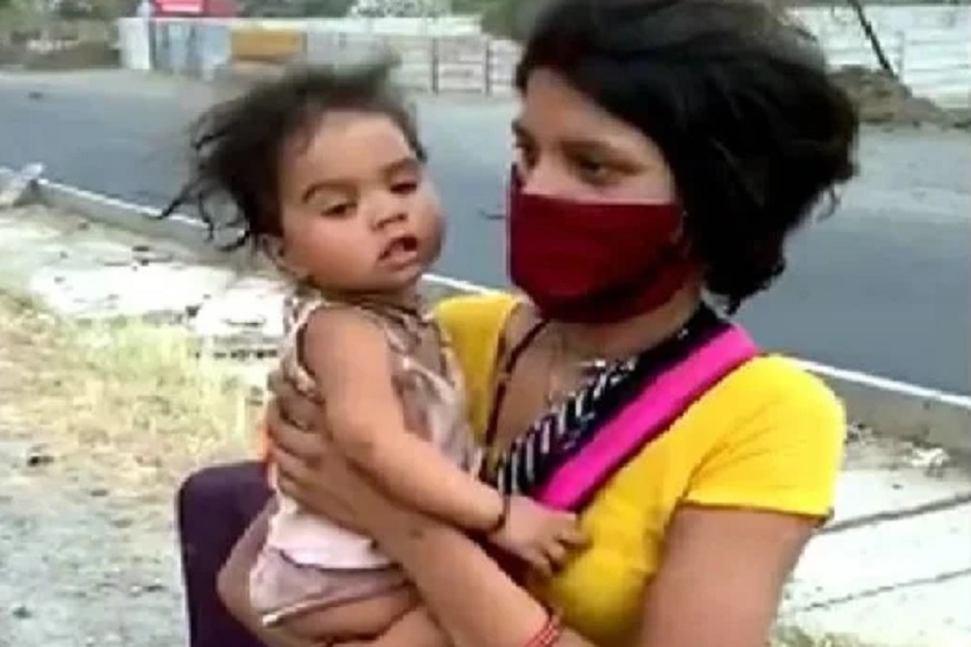 कडेवर 9 महिन्यांच्या मुलाला घेऊन 1000 किमी चालणाऱ्या महिलेची कहाणी, वाचून तुमच्याही डोळ्यात येईल पाणी