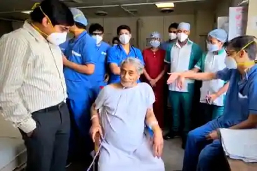 4 गंभीर आजार तरी कोरोनापुढे मानली नाही हार; 84 व्या वयात फक्त आठवणींनीच लढा जिंकला