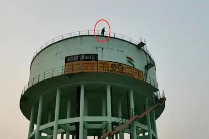 खूप दिवसांनी मिळाली दारू अन् तरुणाच्या अंगात संचारला ‘शोले’तला ‘वीरू’