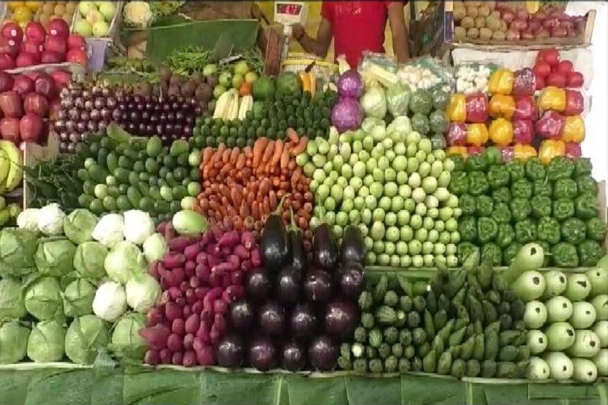 फळं-भाज्या खरेदी करताना काय काळजी घ्यावी, याबाबत फिजिशिअन डॉ. सुरेंद्र दत्ता यांनी मार्गदर्शन केलं आहे. फळं-भाज्या खरेदी करताना काय काळजी घ्यावी, याबाबत फिजिशिअन डॉ. सुरेंद्र दत्ता यांनी मार्गदर्शन केलं आहे.