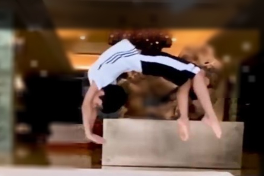 VIDEO: शिल्पा शेट्टीच्या 7 वर्षीय मुलाचं दमदार बॅक फ्लिप, स्टंट हिरोंनाही टाकलं मागे!