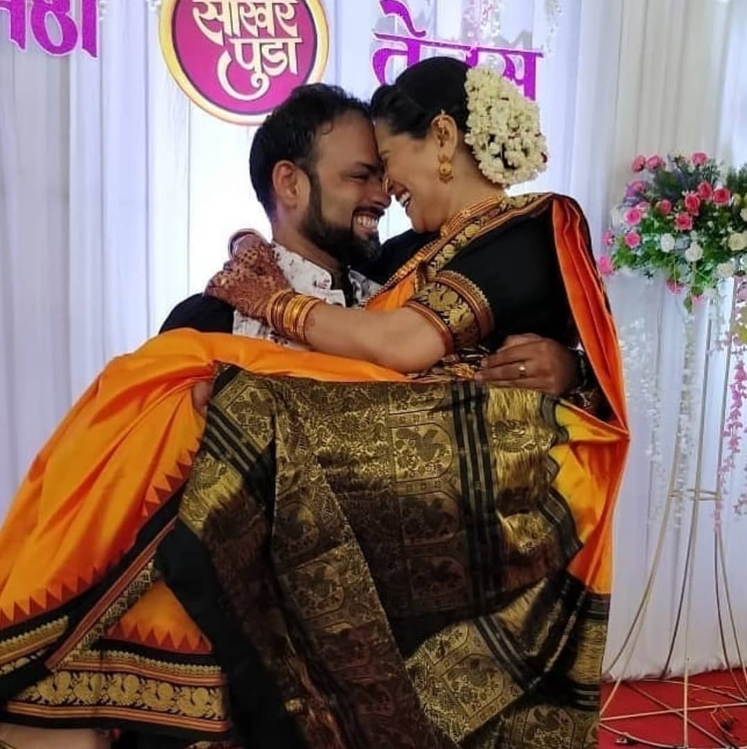 अभिनेत्री शर्मिष्ठा राऊत अनेक टीव्ही मालिकांमधून प्रेक्षकांसमोर आली. उंच माझा झोका, जुळून येती रेशीम गाठी, हे मन बावरे मालिकांमधील तिच्या भूमिकेला प्रेक्षकांकडून चांगलीच पसंतीही मिळाली. अभिनेत्री शर्मिष्ठा राऊत अनेक टीव्ही मालिकांमधून प्रेक्षकांसमोर आली. उंच माझा झोका, जुळून येती रेशीम गाठी, हे मन बावरे मालिकांमधील तिच्या भूमिकेला प्रेक्षकांकडून चांगलीच पसंतीही मिळाली.