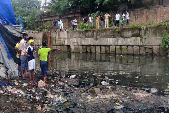 मुंबईत मान्सूनचा पहिला बळी? खेळता खेळता नाल्यात पडला 5 वर्षांचा चिमुरडा