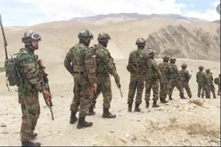 हिंसाचाराच्या 7 दिवसानंतर चीन झुकलं, लष्करप्रमुख लेह-लडाख दौऱ्यावर India china face off army chief mm naravane visit leh today talks with chinese military mhrd | National - News18 Lokmat, Today