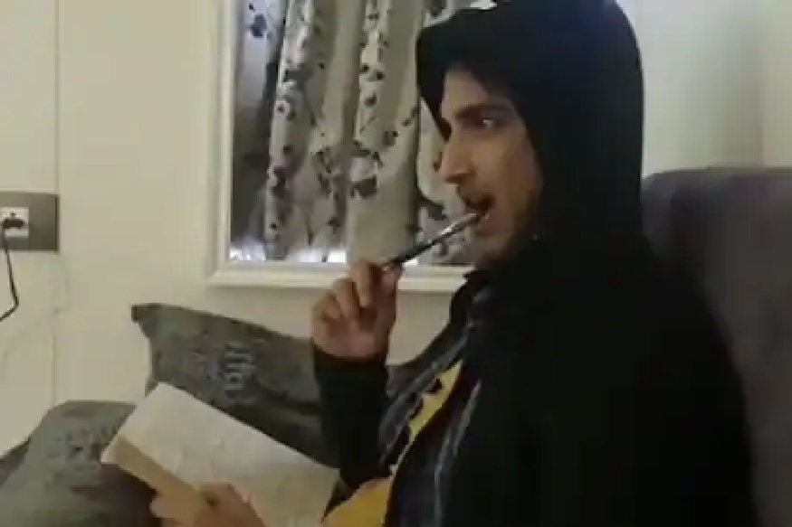 ...जेव्हा स्वतःचाच सुपरहिट सिनेमा सुशांत टीव्हीवर पाहतो, पाहा UNSEEN VIDEO