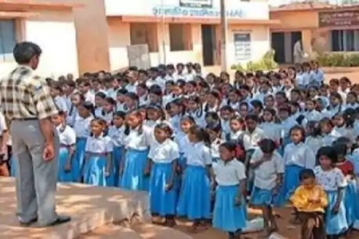 देशातली सध्याची स्थिती पाहता राज्यांनी आपल्या भागतली स्थिती बघूनच निर्णय घ्यावा असं मत केंद्र सरकारचं असल्याची माहितीही सूत्रांनी दिली.