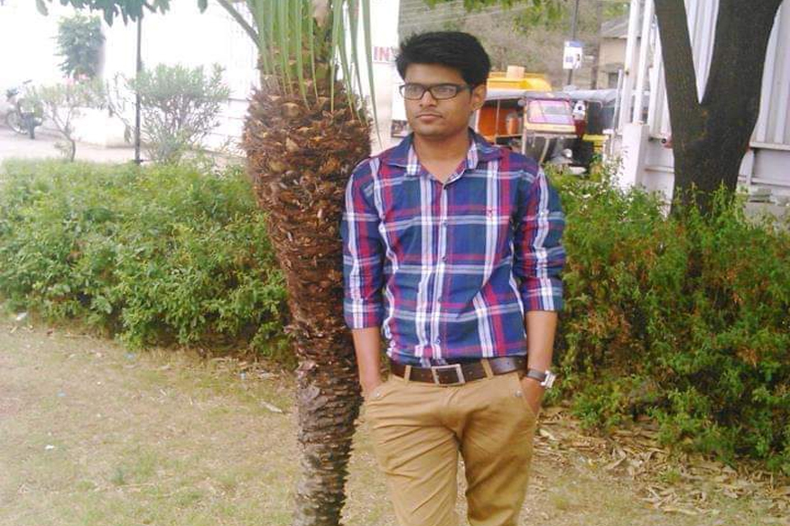 एसटी कंडक्टरचा मुलगा बनला डेप्युटी कलेक्टर, MPSC परीक्षेत झळकला दुसऱ्या क्रमांकावर