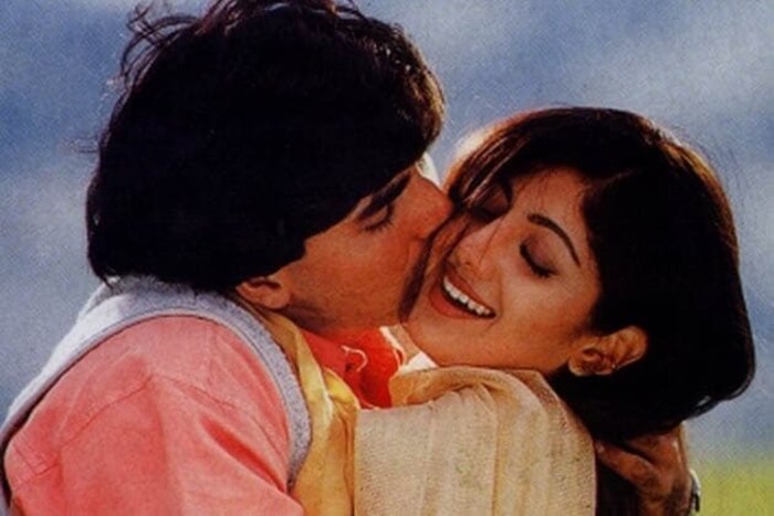 धडकन सिनेमाच्या शूटिंगच्या वेळी हे दोघं लवकरच लग्न करणार असं बोललं जाऊ लागलं. दोघंही अनेकदा एकत्र स्पॉट केले जात होते. सर्वकाही ठीक चाललंच होतं अशाच अचानक या लव्हस्टोरीतही नवा ट्वीस्ट आला. 