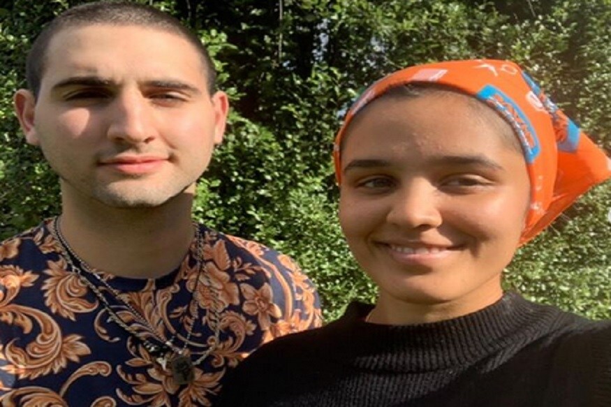 आलियाने तिच्या बॉयफ्रेंडसोबत स्वत:चही मुंडण केल्यानंतर ती चर्चेत आली होती. कॅन्सर रुग्णांचे समर्थन करण्यासाठी तिने हा निर्णय घेतला होता. आलियाने तिच्या बॉयफ्रेंडसोबत स्वत:चही मुंडण केल्यानंतर ती चर्चेत आली होती. कॅन्सर रुग्णांचे समर्थन करण्यासाठी तिने हा निर्णय घेतला होता.