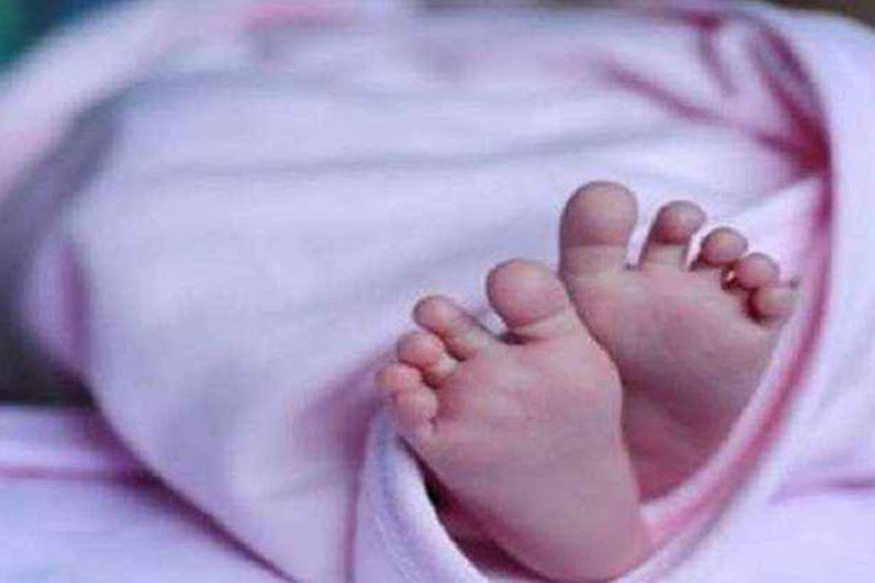 जन्माला आल्या जुळ्या, सांभाळायच्या कशा? या विवंचनेतून आईनंच पाण्याच्या टाकीत बुडवलं