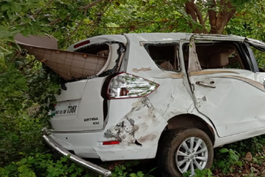 भीषण अपघातात इर्टिगा गाडीचा चेंदामेंदा, 3 जणांचा जागीच मृत्यू