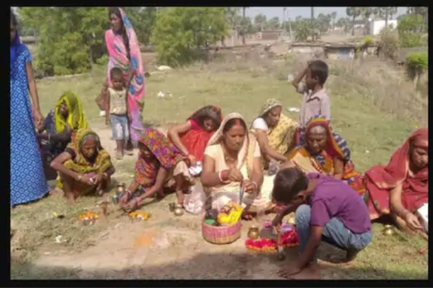 जीवघेण्या महासाथीत अंधश्रद्धेचाही फैलाव; आजाराला रोखण्यासाठी 'कोरोना देवी'ला घातलं साकडं