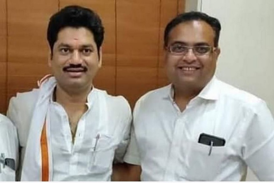 कोरोनाशी लढत असताना एकांतवास कसा घालवाल? धनंजय मुंडेच्या PAनीं सांगितला उपाय