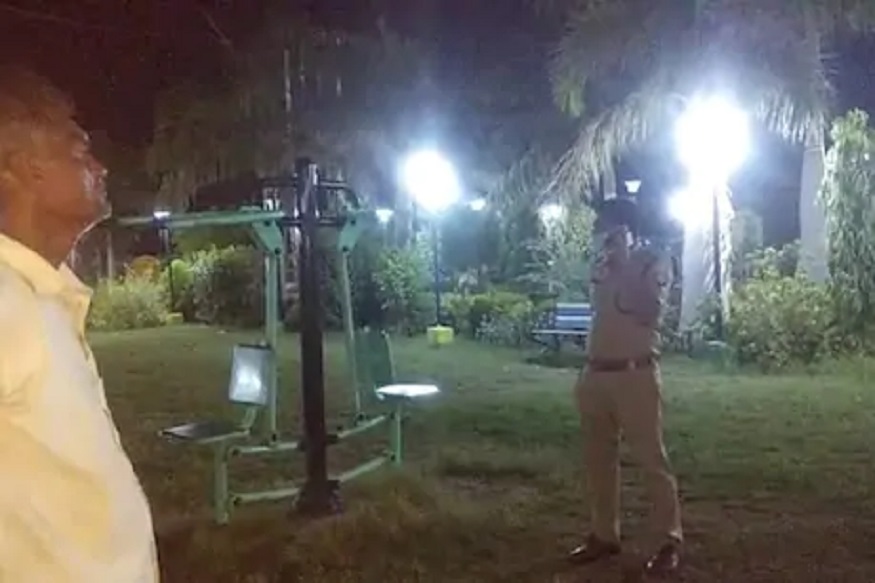 पार्कात आलं भूत आणि करू लागलं जिम? फिटनेस फ्रिक भुताचा VIDEO VIRAL