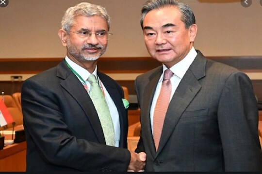 भारत चीन : दोन्ही देशांच्या परराष्ट्र मंत्र्यांची संघर्षानंतर प्रथमच फोनवर चर्चा