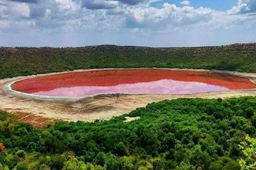 ...म्हणून लोणार सरोवराचे पाणी गुलाबी झाले, शास्त्रज्ञांचा मोठा खुलासा