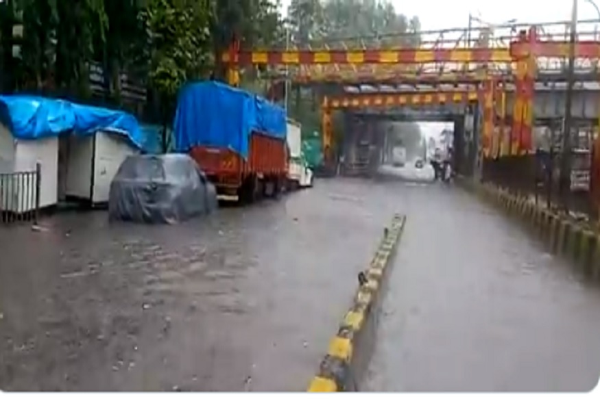 हवामान खात्याकडून मुंबईसह पालघर ठाणे जिल्ह्यांमध्ये सोमवारी अतिवृष्टीची अलर्ट जारी करण्यात आला आहे.