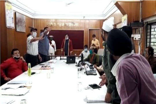 नाशिक पालिकेच्या ऑनलाईन महासभेत विरोधकांचा राडा, कारण असे की...