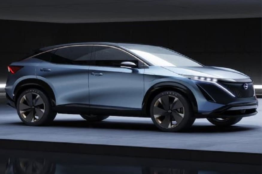 Nissan Ariya: जपानची कार उत्पादक कंपनी असलेल्या निसान (Nissan) नेही आपली नवीन इलेक्ट्रिक SUV, Nissan Ariya चा टिझर रिलीज केला आहे. ही कार जुलै महिन्यात लाँच होणार आहे. Ariya निसान ही पहिली झिरो इमिशन एसयुव्ही आहे. असं म्हटलं जात आहे की, Ariya ही एका कॉन्सेप्ट कारवर तयार करण्यात आली आहे. ही कार एकदा चार्ज केल्यावर 480 किमी प्रति तास या वेगाने धावू शकते. Ariya मध्ये ऑल-व्हील ड्राइव (AWD) सिस्टम दिले आहे. Nissan Ariya: जपानची कार उत्पादक कंपनी असलेल्या निसान (Nissan) नेही आपली नवीन इलेक्ट्रिक SUV, Nissan Ariya चा टिझर रिलीज केला आहे. ही कार जुलै महिन्यात लाँच होणार आहे. Ariya निसान ही पहिली झिरो इमिशन एसयुव्ही आहे. असं म्हटलं जात आहे की, Ariya ही एका कॉन्सेप्ट कारवर तयार करण्यात आली आहे. ही कार एकदा चार्ज केल्यावर 480 किमी प्रति तास या वेगाने धावू शकते. Ariya मध्ये ऑल-व्हील ड्राइव (AWD) सिस्टम दिले आहे.