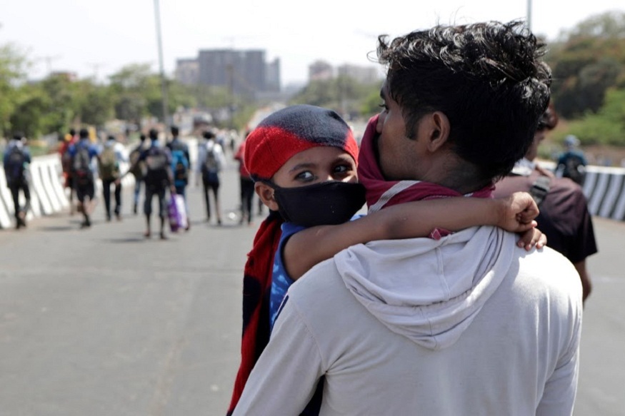 कोरोनाचा धोका फार काळ लांबू शकतो, असा इशारा जागतिक आरोग्य संघटनेने दिला आहे. कोरोनाच्या 6 महिन्यांच्या अभ्यासानंतर आरोग्य संघटनेने असा इशारा दिला आहे.