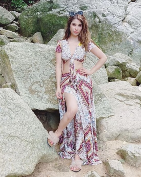 राबियाने शेअर केलेले थ्रोबॅक फोटो खूप व्हायरल होत आहेत