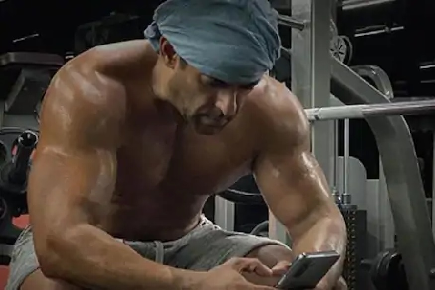 सलमान खाननं शेअर केला वर्कआउट PHOTO, सुशांतच्या चाहत्यांना राग अनावर