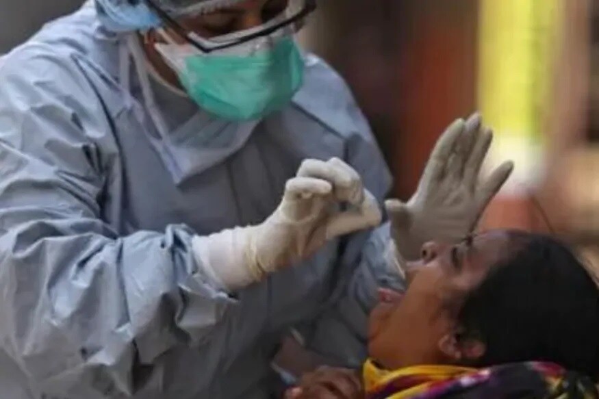 ताप, श्वास घेण्यात त्रास, कोरडा खोकला आणि थकवा यासारखे शारीरिक बदल झाले की ही कोरोनाची लक्षणं आहेत हेच आतापर्यंत सगळ्यांना माहिती होतं. ताप, श्वास घेण्यात त्रास, कोरडा खोकला आणि थकवा यासारखे शारीरिक बदल झाले की ही कोरोनाची लक्षणं आहेत हेच आतापर्यंत सगळ्यांना माहिती होतं.