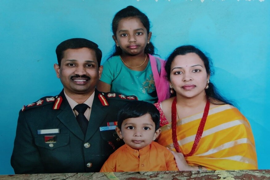 शहीद संतोष यांच्या कुटुंबात त्यांची पत्नी संतोषी, मुलगी अभिज्ञा (९) आणि मुलगा अनिरुद्ध (४) आहे. संतोष यांच्या निधनाच्या वृत्ताने संपूर्ण कुटुंब हादरलं आहे. देशासाठी संतोष यांनी स्वत:चे प्राण अर्पण केले, याचा सर्वांनाच अभिमान आहे शहीद संतोष यांच्या कुटुंबात त्यांची पत्नी संतोषी, मुलगी अभिज्ञा (९) आणि मुलगा अनिरुद्ध (४) आहे. संतोष यांच्या निधनाच्या वृत्ताने संपूर्ण कुटुंब हादरलं आहे. देशासाठी संतोष यांनी स्वत:चे प्राण अर्पण केले, याचा सर्वांनाच अभिमान आहे