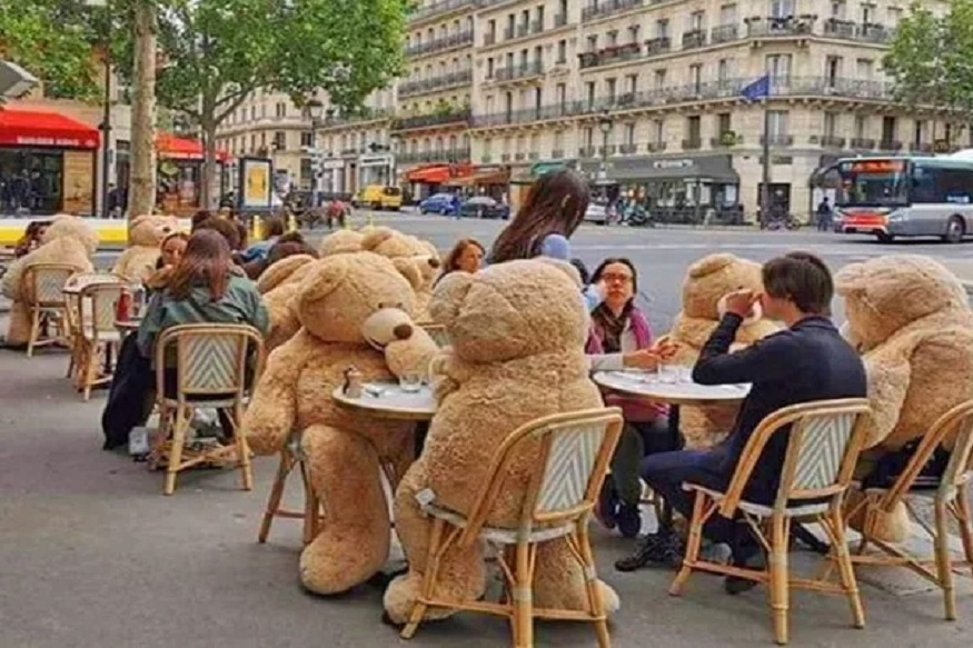 सोशल डिस्टन्सिंग राखण्यासाठी आता 'हे' टेडिबिअर करणार मदत