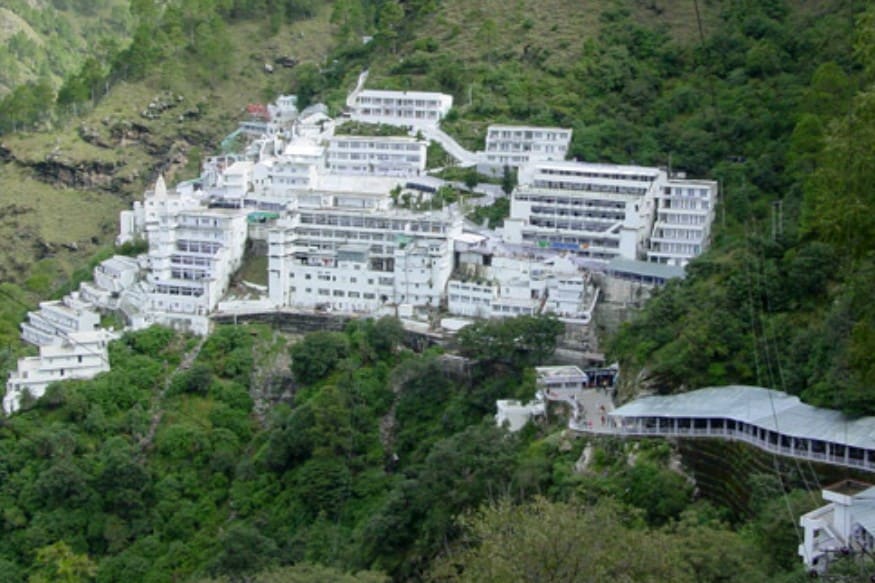 देवी वैष्णोदेवी मंदिरातील नॉन गॅझेटेड कर्मचाऱ्यांनी त्यांच्या एका दिवसाचा पगार जम्मू-काश्मीर सहाय्यता निधीमध्ये दिला आहे देवी वैष्णोदेवी मंदिरातील नॉन गॅझेटेड कर्मचाऱ्यांनी त्यांच्या एका दिवसाचा पगार जम्मू-काश्मीर सहाय्यता निधीमध्ये दिला आहे